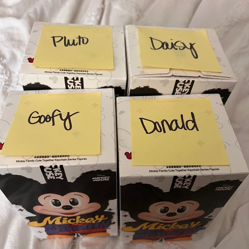 Disney Goofy Mickey Family Cute Together - Picture 2 of 2